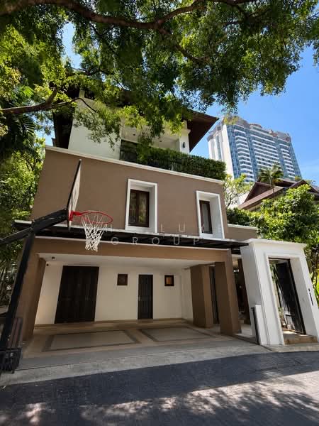 Baan Sukhumvit 18, Bangkok, 3/13-14 Sukhumvit Soi 18, Khlong Toei, Bangkok, 4 Bedrooms, 675 sqm, Single Detached House For Rent, by The Luxe Group, 500436183 - DDproperty.com
