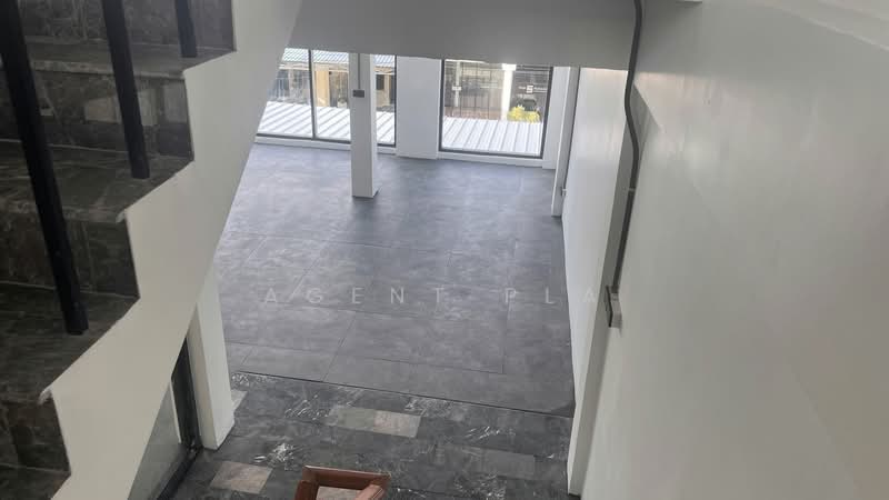 For Sale/Rent: Home Office on Sukhumvit Soi 62, near BTS Bang Chak Station (SPSAD4094), Bangkok, Bang Chak, Phra Khanong, Bangkok, 2 Bedrooms, 420 sqm, Townhouse For Rent, by Agent Pla, 500436220 - DDproperty.com