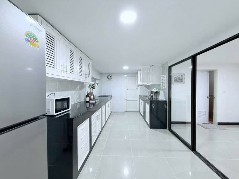 ไม่พบโครงการ, Bangkok, , Samsen Nok, Huai Khwang, Bangkok, 6 Bedrooms, 500 sqm, Single Detached House For Rent, by เบญจลักษณ์ กิติยนต์โรจน์, 500436607 - DDproperty.com