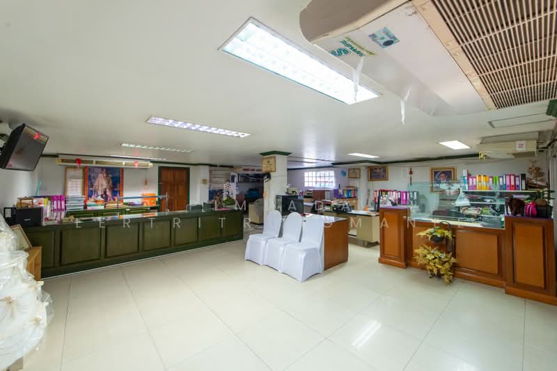 3 คูหา 4 ชั้นครึ่ง เนื้อที่ 60 ตรว, กรุงเทพ, บางอ้อ, บางพลัด, กรุงเทพ, 600 ตร.ม., ตึกแถว-อาคารพาณิชย์ ขาย, โดย Pimlada Lertritrungmanee, 500436811 - DDproperty.com