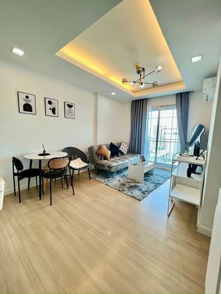 Thru Thonglor, Bangkok, Petchaburi Road, Bang Kapi, Huai Khwang, Bangkok, 1 Bedroom, 37 sqm, Condo For Rent, by Nutnaree Nakkaew, 500436824 - DDproperty.com