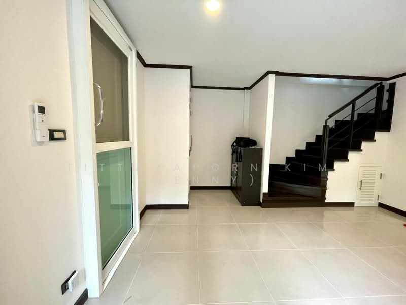 Baan Rock Garden Meng Jai, Bangkok, 601 Ramkhamhaeng Soi 39, Wang Thonglang, Bangkok, 3 Bedrooms, 180 sqm, Townhouse For Rent, by Tittayaporn Kim (Jenny), 500436917 - DDproperty.com