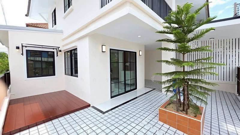 บ้านหลังมุม 4 ห้องนอน หมู่บ้านพฤกษา 3 ถนนวัดลาดปลาดุก บางบัวทอง รีโนเวทใหม่ทั้งหลัง, Nonthaburi, วัดลาดปลาดุก, Bang Bua Thong, Nonthaburi, 4 Bedrooms, 120 sqm, Townhouse For Sale, by บุษบากร (เจี๊ยบ), 500436940 - DDproperty.com