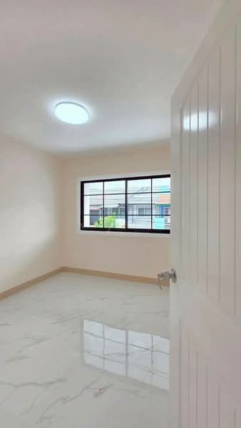 บ้านหลังมุม 4 ห้องนอน หมู่บ้านพฤกษา 3 ถนนวัดลาดปลาดุก บางบัวทอง รีโนเวทใหม่ทั้งหลัง, นนทบุรี, วัดลาดปลาดุก, บางบัวทอง, นนทบุรี, 120 ตร.ม., ทาวน์เฮ้าส์ ขาย, โดย บุษบากร (เจี๊ยบ), 500436940 - DDproperty.com