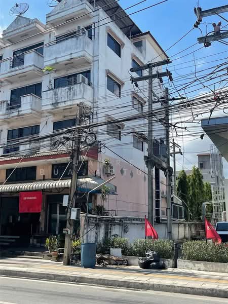 3-BR Townhouse, Bangkok, Thab Yao, Lat Krabang, Bangkok, 3 Bedrooms, 263 sqm, Townhouse For Sale, by Jakree Buajatturat, 500437009 - DDproperty.com