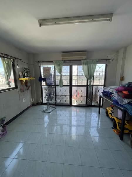 3-BR Townhouse, Bangkok, Thab Yao, Lat Krabang, Bangkok, 3 Bedrooms, 263 sqm, Townhouse For Sale, by Jakree Buajatturat, 500437009 - DDproperty.com