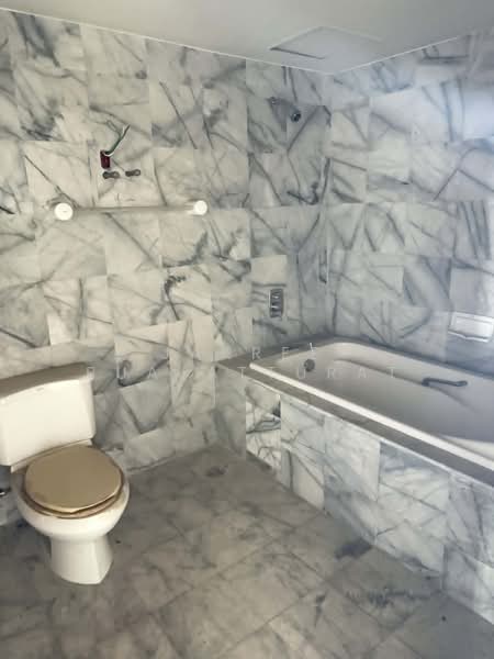 State Tower, Bangkok, 1055 Silom Road, Silom, Bang Rak, Bangkok, 1 Bedroom, 68 sqm, Condo For Sale, by Jakree Buajatturat, 500437014 - DDproperty.com