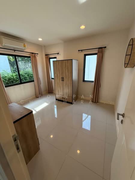 Setthasiri Pattanakarn, Bangkok, Phatthanakan-Onnut Road (New Cut), Prawet, Bangkok, 4 Bedrooms, 220 sqm, Single Detached House For Rent, by Pornpan Chantharakasemchai, 500437028 - DDproperty.com