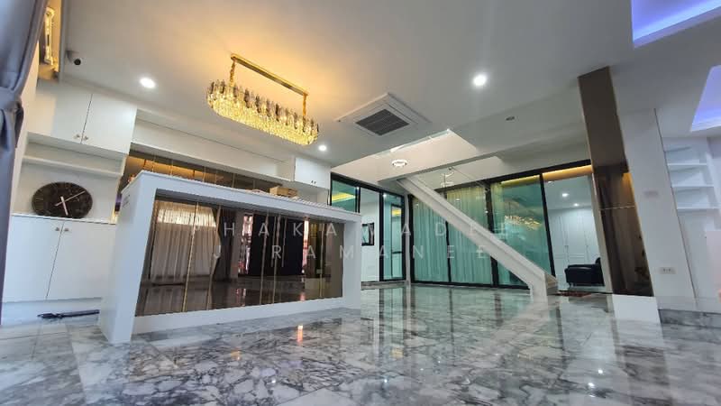 5-BR House, Bangkok, Lat Phrao, Bangkok, 5 Bedrooms, 350 sqm, Single Detached House For Rent, by Phakawadee Jiramanee, 500437039 - DDproperty.com