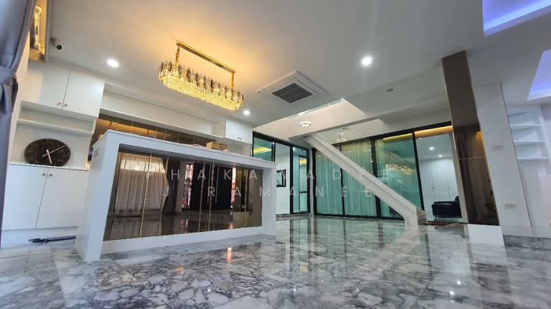 5-BR House, Bangkok, Lat Phrao, Bangkok, 5 Bedrooms, 350 sqm, Single Detached House For Rent, by Phakawadee Jiramanee, 500437039 - DDproperty.com