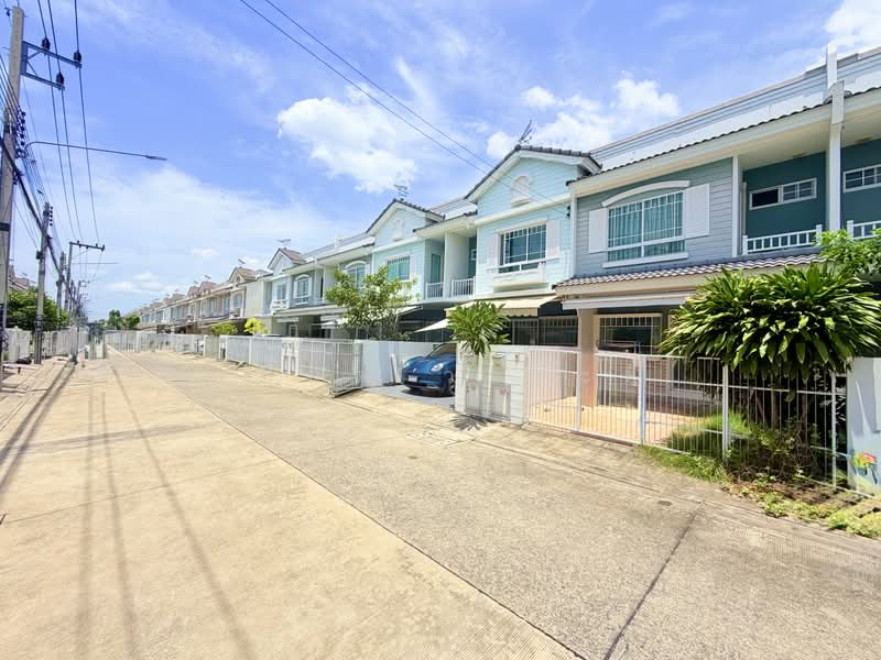 Villaggio Rangsit-Klong 3 : วิลเลจจิโอ รังสิต-คลอง 3, ปทุมธานี, ถนนชลมาร์คพิจารณ์, ลาดสวาย, ลำลูกกา, ปทุมธานี, 72 ตร.ม., ทาวน์เฮ้าส์ ขาย, โดย วสันต์ วะสะติ, 500437082 - DDproperty.com