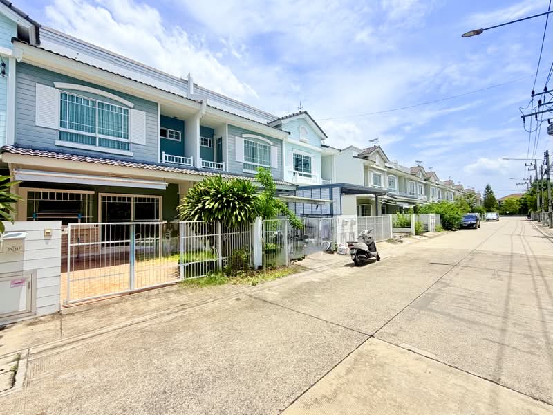 Villaggio Rangsit-Klong 3 : วิลเลจจิโอ รังสิต-คลอง 3, ปทุมธานี, ถนนชลมาร์คพิจารณ์, ลาดสวาย, ลำลูกกา, ปทุมธานี, 72 ตร.ม., ทาวน์เฮ้าส์ ขาย, โดย วสันต์ วะสะติ, 500437082 - DDproperty.com