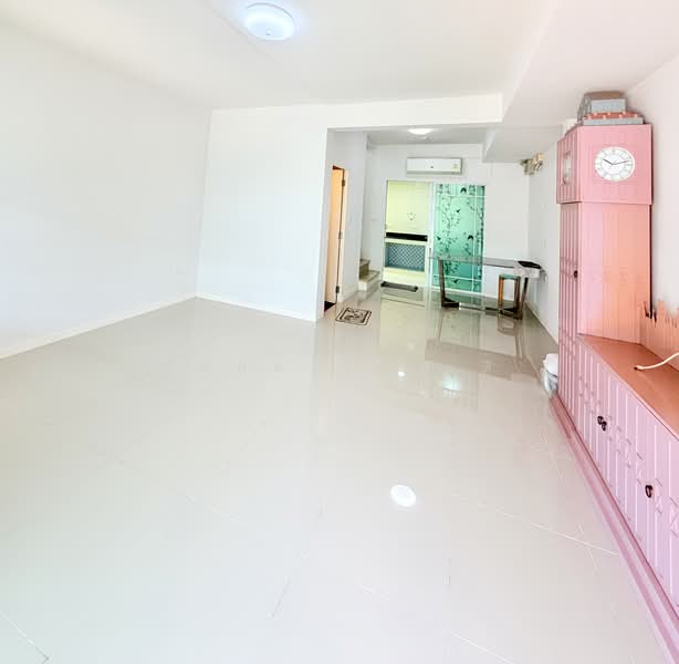 Villaggio Rangsit-Klong 3 : วิลเลจจิโอ รังสิต-คลอง 3, ปทุมธานี, ถนนชลมาร์คพิจารณ์, ลาดสวาย, ลำลูกกา, ปทุมธานี, 72 ตร.ม., ทาวน์เฮ้าส์ ขาย, โดย วสันต์ วะสะติ, 500437082 - DDproperty.com