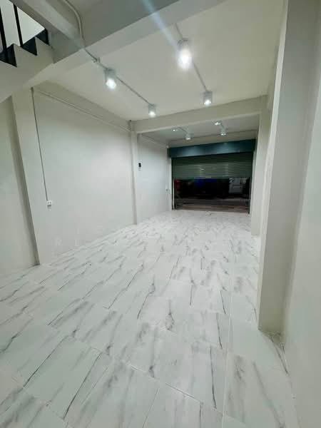 ให้เช่าทาวน์เฮาส์, Bangkok, Yan Nawa, Sathon, Bangkok, 6 Bedrooms, 180 sqm, Townhouse For Rent, by Forty-Six Real Estate Group, 500437098 - DDproperty.com