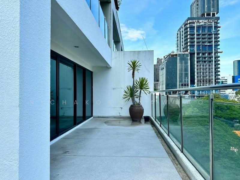 New House condominium, Bangkok, Ploenchit, Lumphini, Pathum Wan, Bangkok, 2 Bedrooms, 135 sqm, Condo For Rent, by Nichakorn Tawnao, 500437123 - DDproperty.com