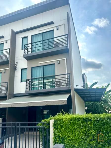 Baan Klang Muang Srinakarin – Onnut, Bangkok, 174 Soi On Nut 70/1, Prawet, Bangkok, 3 Bedrooms, 141 sqm, Townhouse For Rent, by Metas M, 500437132 - DDproperty.com