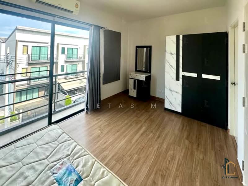 Baan Klang Muang Srinakarin – Onnut, Bangkok, 174 Soi On Nut 70/1, Prawet, Bangkok, 3 Bedrooms, 141 sqm, Townhouse For Rent, by Metas M, 500437132 - DDproperty.com