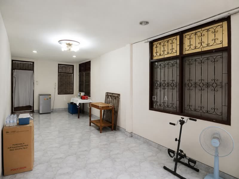 Marisa Village, Bangkok, Bang Chun, Khlong Sam Wa, Bangkok, 2 Bedrooms, 80 sqm, Townhouse For Sale, by Laphasrada Suebthai, 500437328 - DDproperty.com