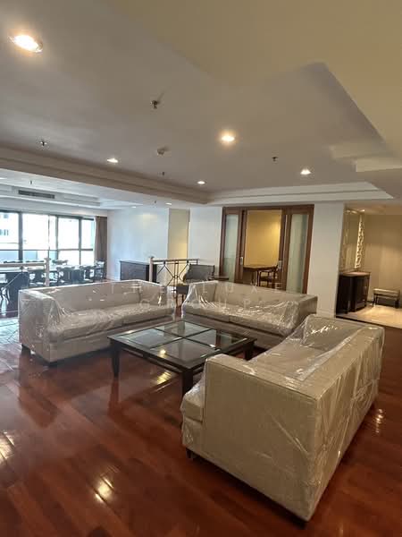 Shanti Sadan, Bangkok, 28 Sukhumvit 59, Khlong Tan Nua, Watthana, Bangkok, 3 Bedrooms, 285 sqm, Condo For Rent, by The Luxe Group, 500437330 - DDproperty.com