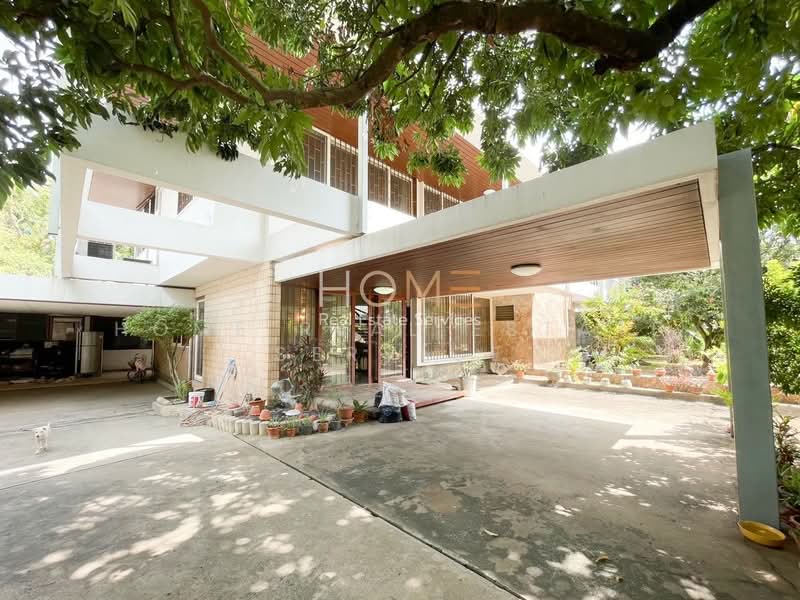 บ้านพร้อมที่ดิน ปรีดีพนมยงค์ 27, Bangkok, Khlong Tan Nua, Watthana, Bangkok, 4 Bedrooms, 800 sqm, Single Detached House For Sale, by HOME Real Estate Service, 500437337 - DDproperty.com