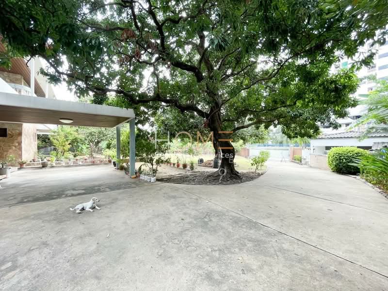 บ้านพร้อมที่ดิน ปรีดีพนมยงค์ 27, Bangkok, Khlong Tan Nua, Watthana, Bangkok, 4 Bedrooms, 800 sqm, Single Detached House For Sale, by HOME Real Estate Service, 500437337 - DDproperty.com