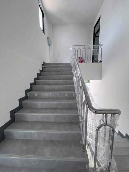 ขาย หรือ เช่า Home Office + Warehouse ใหม่แกะกล่อง พร้อมดำเนินธุรกิจทันที! 2,380 ตรม. ศาลายา, Nakhon Pathom, Ngiu Rai, Nakhon Chai Sri, Nakhon Pathom, , 2,140 sqm, Warehouse/Factory For Sale, by ERA Thailand, 500437339 - DDproperty.com