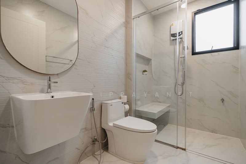 Nantawan Rama 9 - New Krungthepkreetha, Bangkok, Saphan Sung, Bangkok, 4 Bedrooms, 302 sqm, Single Detached House For Sale, by Kay Tippayanet, 500437349 - DDproperty.com
