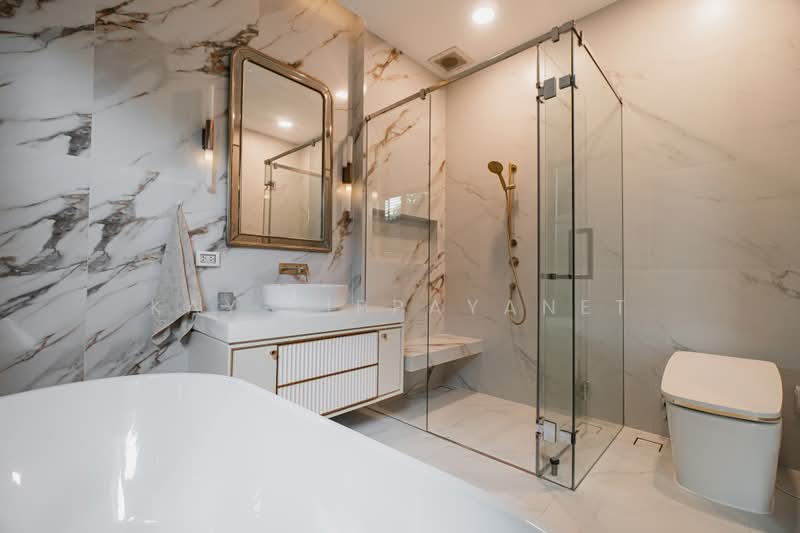 Nantawan Rama 9 - New Krungthepkreetha, Bangkok, Saphan Sung, Bangkok, 4 Bedrooms, 302 sqm, Single Detached House For Sale, by Kay Tippayanet, 500437349 - DDproperty.com