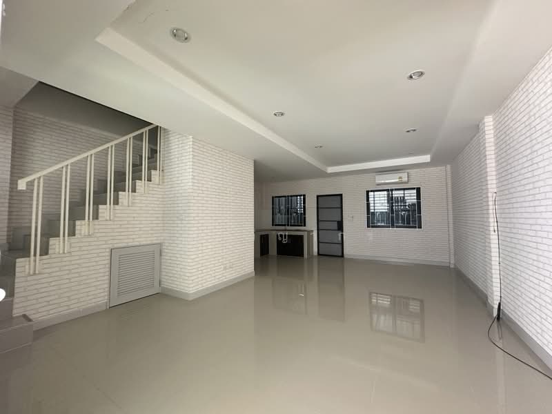 บีโฮม สี่แยกหลุยส์ (B-Home), Chiang Mai, San Klang, San Kamphaeng, Chiang Mai, 3 Bedrooms, 135 sqm, Townhouse For Sale, by คุณ วิญากร, 500437386 - DDproperty.com