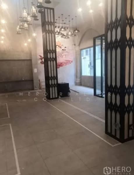 For Rent Retail Space 247 sqm in BTS Phrom Phong, Watthana, Bangkok BRE21940, กรุงเทพ, สุขุมวิท, คลองตันเหนือ, วัฒนา, กรุงเทพ, 247 ตร.ม., พื้นที่ขายของ ให้เช่า, โดย Hero Realtor Co., Ltd., 500437427 - DDproperty.com