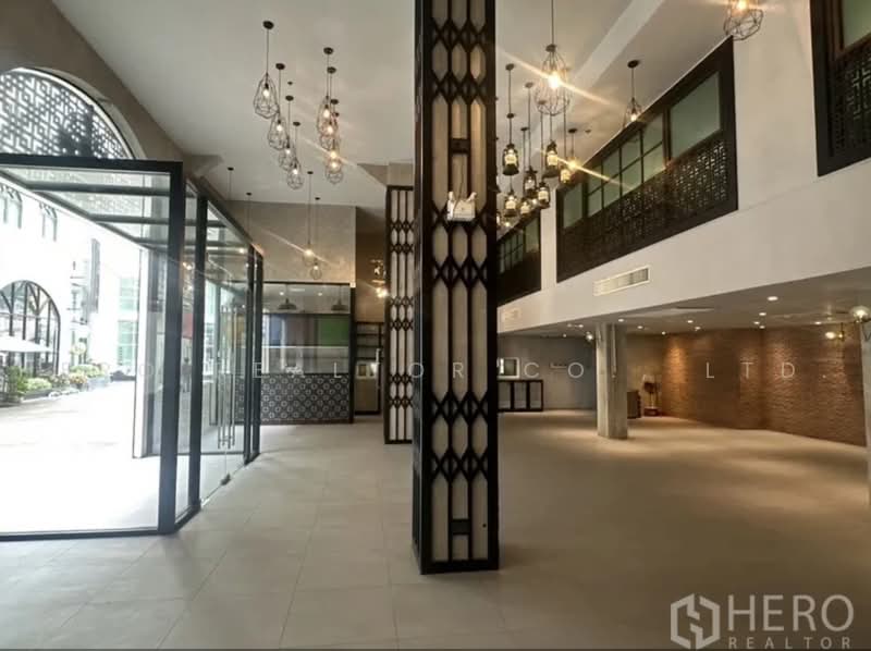 For Rent Retail Space 247 sqm in BTS Phrom Phong, Watthana, Bangkok BRE21940, กรุงเทพ, สุขุมวิท, คลองตันเหนือ, วัฒนา, กรุงเทพ, 247 ตร.ม., พื้นที่ขายของ ให้เช่า, โดย Hero Realtor Co., Ltd., 500437427 - DDproperty.com