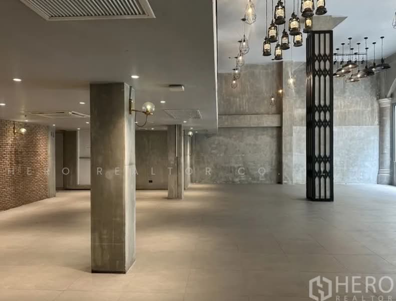 For Rent Retail Space 247 sqm in BTS Phrom Phong, Watthana, Bangkok BRE21940, กรุงเทพ, สุขุมวิท, คลองตันเหนือ, วัฒนา, กรุงเทพ, 247 ตร.ม., พื้นที่ขายของ ให้เช่า, โดย Hero Realtor Co., Ltd., 500437427 - DDproperty.com