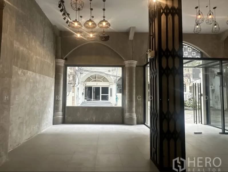 For Rent Retail Space 247 sqm in BTS Phrom Phong, Watthana, Bangkok BRE21940, Bangkok, สุขุมวิท, Khlong Tan Nua, Watthana, Bangkok, , 247 sqm, Retail Space For Rent, by Hero Realtor Co., Ltd., 500437427 - DDproperty.com
