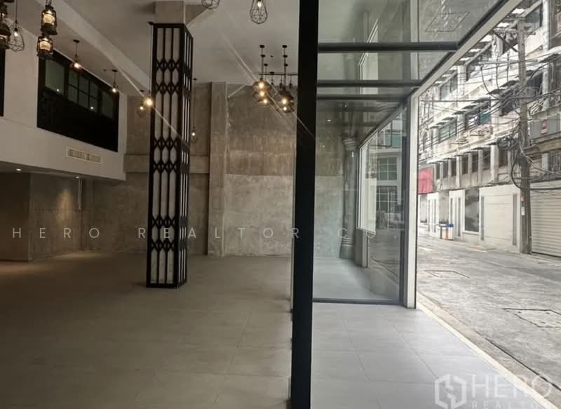 For Rent Retail Space 247 sqm in BTS Phrom Phong, Watthana, Bangkok BRE21940, กรุงเทพ, สุขุมวิท, คลองตันเหนือ, วัฒนา, กรุงเทพ, 247 ตร.ม., พื้นที่ขายของ ให้เช่า, โดย Hero Realtor Co., Ltd., 500437427 - DDproperty.com