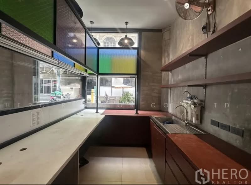 For Rent Retail Space 247 sqm in BTS Phrom Phong, Watthana, Bangkok BRE21940, กรุงเทพ, สุขุมวิท, คลองตันเหนือ, วัฒนา, กรุงเทพ, 247 ตร.ม., พื้นที่ขายของ ให้เช่า, โดย Hero Realtor Co., Ltd., 500437427 - DDproperty.com
