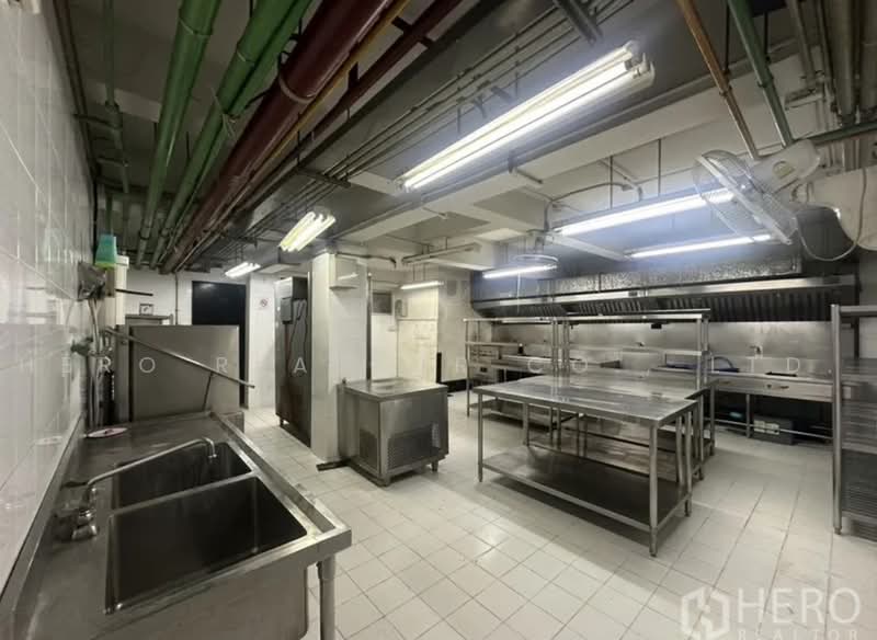 For Rent Retail Space 247 sqm in BTS Phrom Phong, Watthana, Bangkok BRE21940, กรุงเทพ, สุขุมวิท, คลองตันเหนือ, วัฒนา, กรุงเทพ, 247 ตร.ม., พื้นที่ขายของ ให้เช่า, โดย Hero Realtor Co., Ltd., 500437427 - DDproperty.com