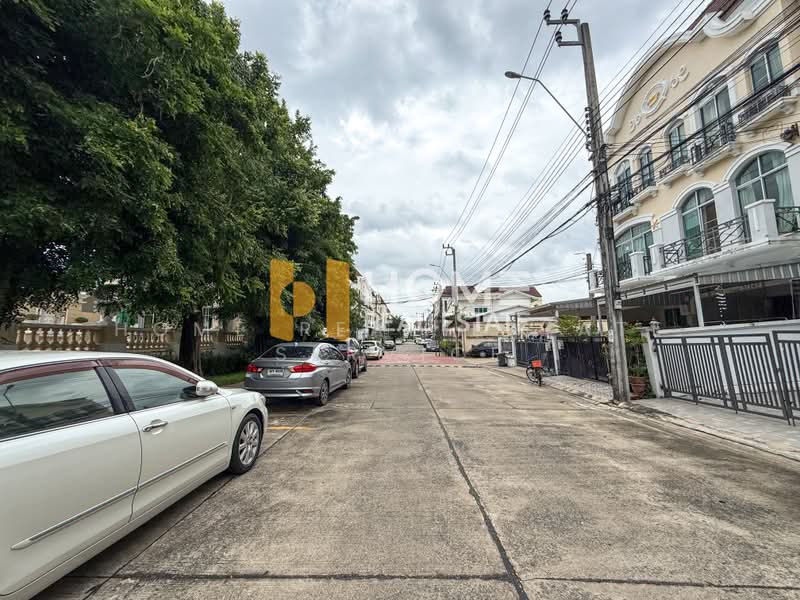 Baan Klang Muang The Royal Monaco Srinakarin-Pattanakarn, Bangkok, Rama 9 Road, Soi 43, Suan Luang, Bangkok, 4 Bedrooms, 180 sqm, Townhouse For Sale, by HOME Real Estate Service, 500437434 - DDproperty.com