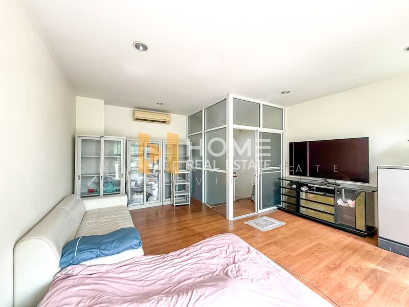 Baan Klang Muang The Royal Monaco Srinakarin-Pattanakarn, Bangkok, Rama 9 Road, Soi 43, Suan Luang, Bangkok, 4 Bedrooms, 180 sqm, Townhouse For Sale, by HOME Real Estate Service, 500437434 - DDproperty.com