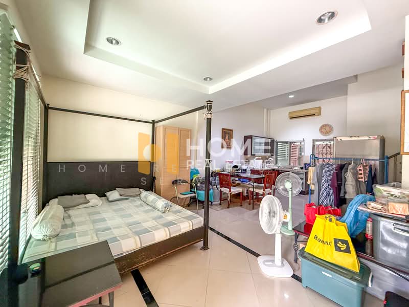 Baan Klang Muang The Royal Monaco Srinakarin-Pattanakarn, Bangkok, Rama 9 Road, Soi 43, Suan Luang, Bangkok, 4 Bedrooms, 180 sqm, Townhouse For Sale, by HOME Real Estate Service, 500437434 - DDproperty.com