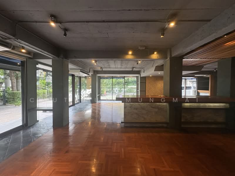 For Rent: G Floor in Asok BTS 5 Minute Walk Ideal for Restaurant, Clinic, กรุงเทพ, คลองเตยเหนือ, วัฒนา, กรุงเทพ, 160 ตร.ม., พื้นที่ขายของ ให้เช่า, โดย Chutinun Mungmai, 500437441 - DDproperty.com