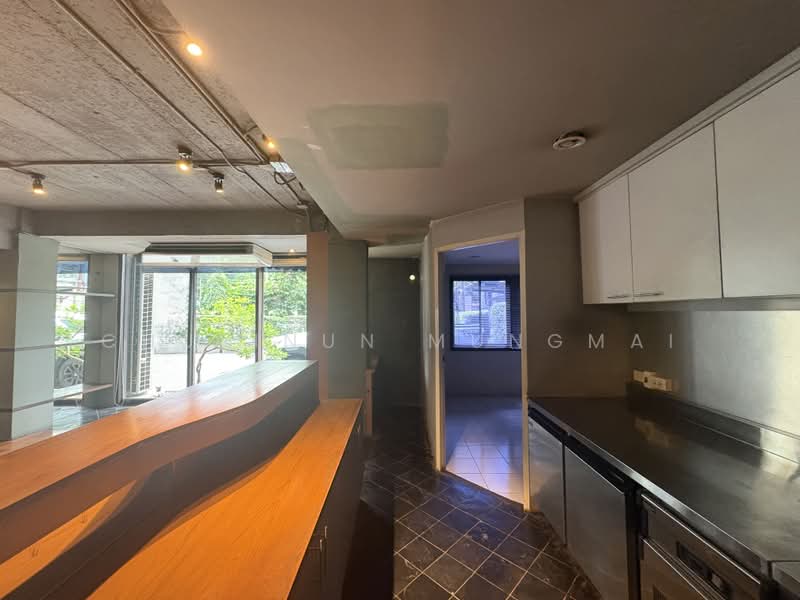 For Rent: G Floor in Asok BTS 5 Minute Walk Ideal for Restaurant, Clinic, กรุงเทพ, คลองเตยเหนือ, วัฒนา, กรุงเทพ, 160 ตร.ม., พื้นที่ขายของ ให้เช่า, โดย Chutinun Mungmai, 500437441 - DDproperty.com