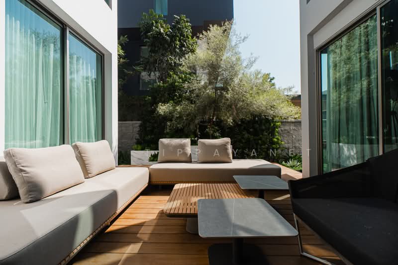 Nirvana Collection Krungthep Kreetha, Bangkok, Soi Srinakarin - Romklao, Saphan Sung, Bangkok, 5 Bedrooms, 616 sqm, Single Detached House For Sale, by Kay Tippayanet, 500437453 - DDproperty.com