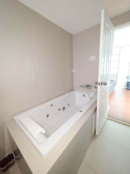 Belle Grand Rama 9, Bangkok, 131 Rama 9 Road, Huai Khwang, Bangkok, 3 Bedrooms, 108 sqm, Condo For Rent, by Natthapong Laomahong, 500437468 - DDproperty.com