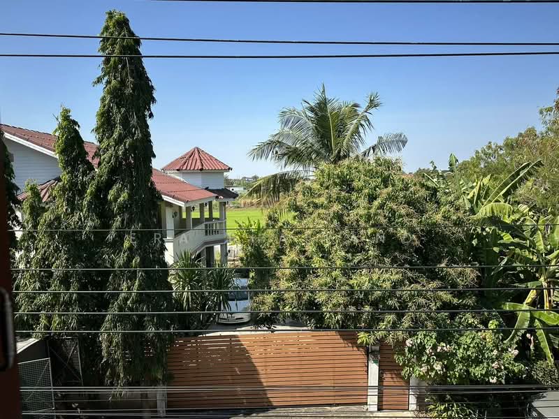 ขายตึกแถวอาพาคารพาณิชย์แถวหนองจอกเหมาะทำออฟิศ คลังเก็บของขาดย่อม 19 ตร.ว. 3 ชั้น, Bangkok, Nong Chok, Bangkok, , 228 sqm, Shophouse For Sale, by ERA Thailand, 500437472 - DDproperty.com