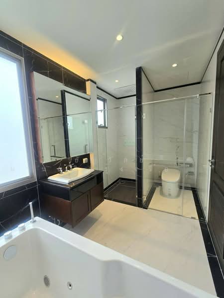 Perfect Masterpiece Sukhumvit 77, Samut Prakan, Soi Mu Ban Perfect Place Sukhumvit 77, Rachathewa, Bang Plee, Samut Prakan, 4 Bedrooms, 360 sqm, Single Detached House For Sale, by ธัญวัลย์ มานะกิจรุ่งเรือง, 500437473 - DDproperty.com