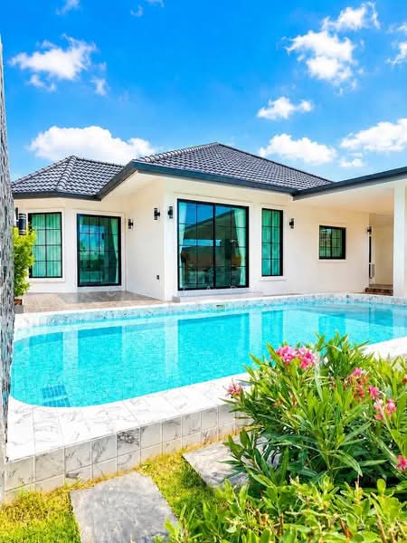 4-BR Villa, Chon Buri (Pattaya), Nong Pru, Bang Lamung (Pattaya), Chon Buri (Pattaya), 4 Bedrooms, 220 sqm, Villa For Sale, by Achitaphop Klinpipat, 500437483 - DDproperty.com