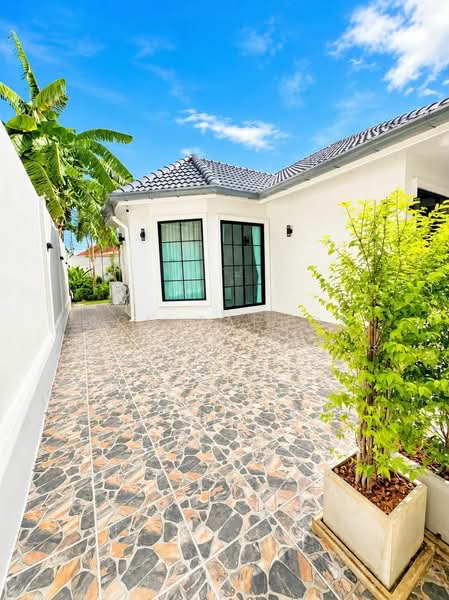 4-BR Villa, Chon Buri (Pattaya), Nong Pru, Bang Lamung (Pattaya), Chon Buri (Pattaya), 4 Bedrooms, 220 sqm, Villa For Sale, by Achitaphop Klinpipat, 500437483 - DDproperty.com