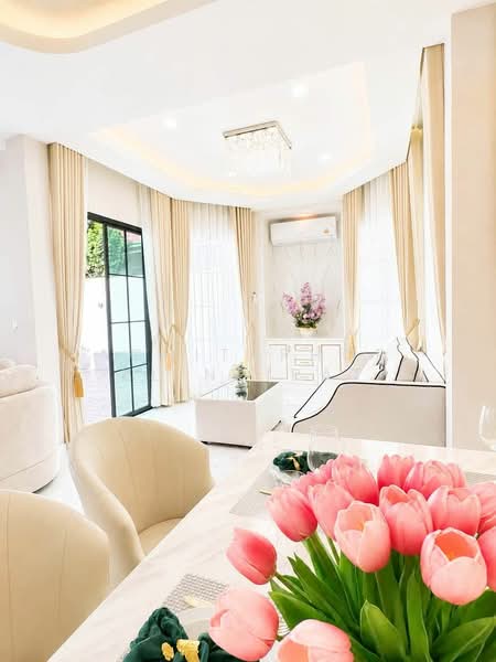 4-BR Villa, Chon Buri (Pattaya), Nong Pru, Bang Lamung (Pattaya), Chon Buri (Pattaya), 4 Bedrooms, 220 sqm, Villa For Sale, by Achitaphop Klinpipat, 500437483 - DDproperty.com