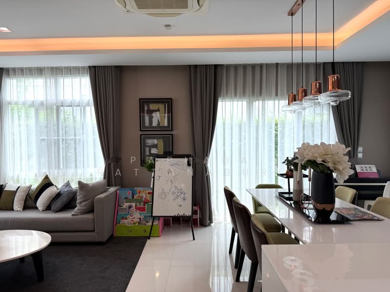 Mantana Motorway-New Krungthepkreetha, Bangkok, Phatthana Chonnabot 4 Road, Khlong Song Ton Nun, Lat Krabang, Bangkok, 3 Bedrooms, 158 sqm, Single Detached House For Sale, by Paphada Rattanaburi, 500437505 - DDproperty.com