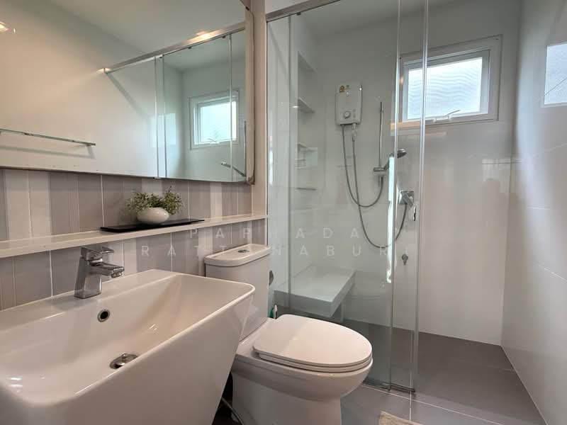 Mantana Motorway-New Krungthepkreetha, Bangkok, Phatthana Chonnabot 4 Road, Khlong Song Ton Nun, Lat Krabang, Bangkok, 3 Bedrooms, 158 sqm, Single Detached House For Sale, by Paphada Rattanaburi, 500437505 - DDproperty.com